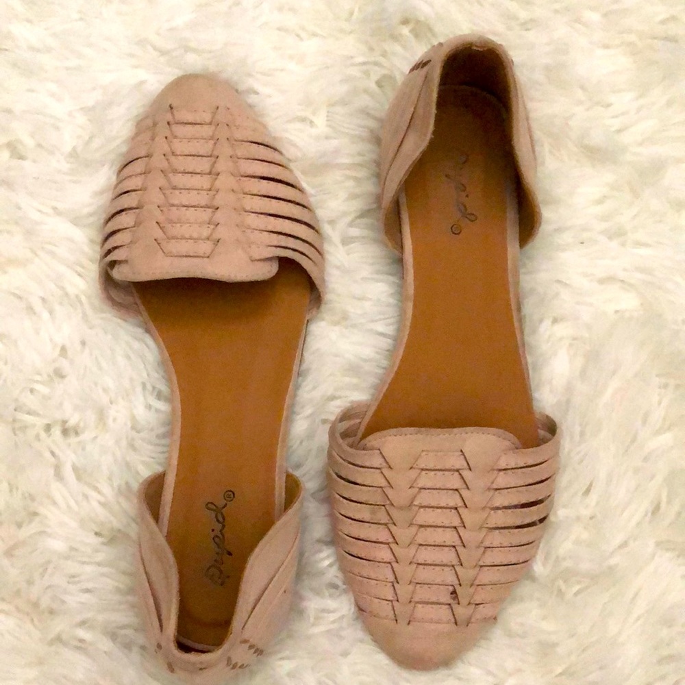 Tan flats